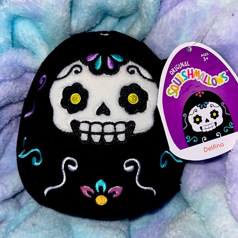 SQUISHMALLOW 5” 🔥DELFINA NWT HTF 🔥